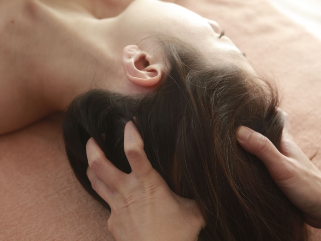 ヘッドスパは小顔につながる